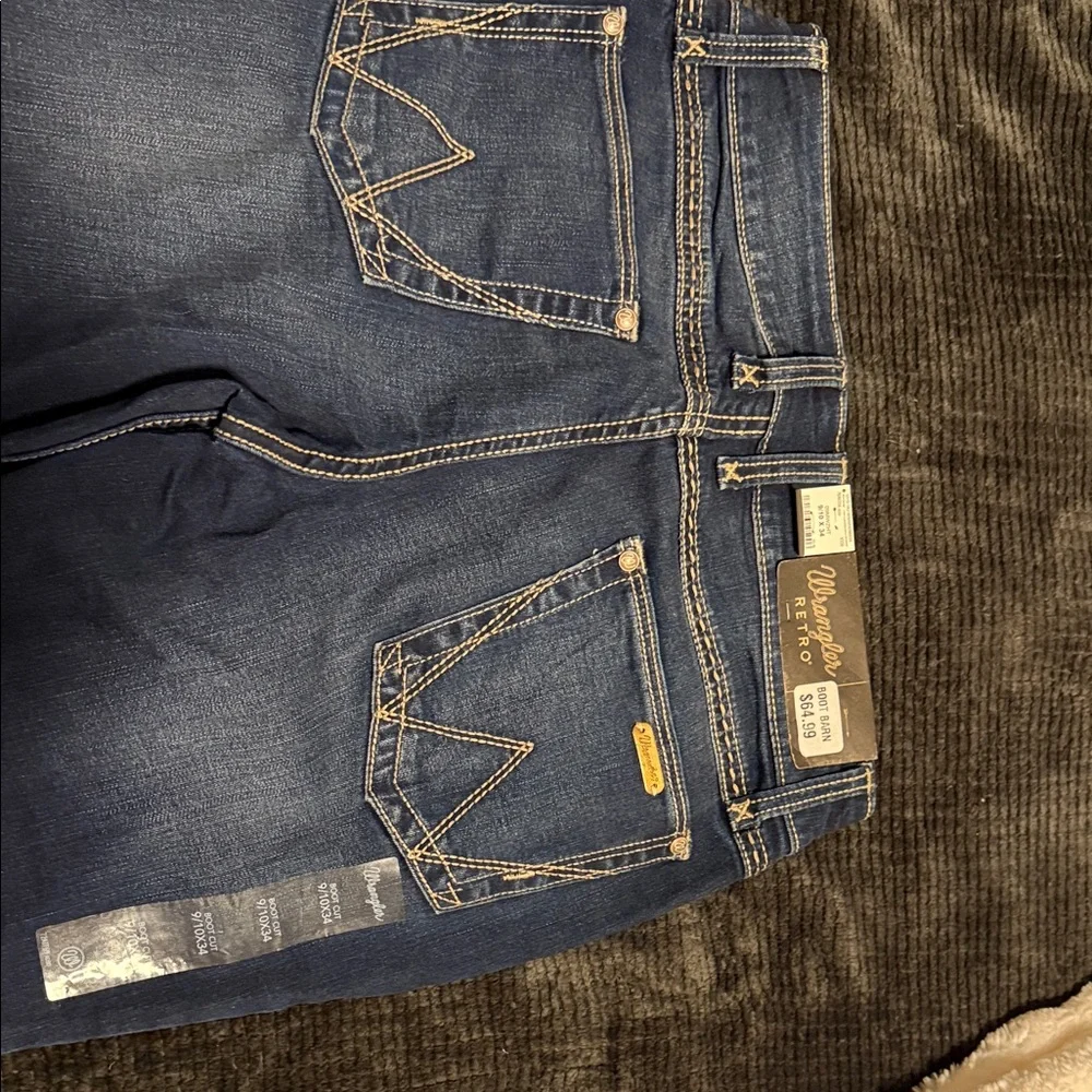 Stylish Women's Blue Flare Jeans - Picture 3 of 6